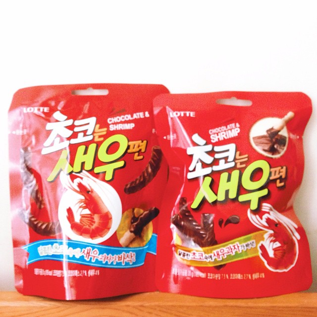 Chocolate & Shrimp snack from Korea! Thank you @winzleong 😁😀😃 I love it😋😋😋 #lotte #chocolateshrimp #snack #yummy #thankyou #gift