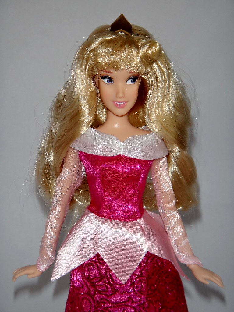 2013 Classic Disney Princess Aurora 12'' Doll Disney Sto