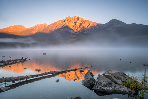 sunrise travel fog nationalpark reflection fujixpro2 canada lake alberta jasper cakanada ca ngc xf14mmf28