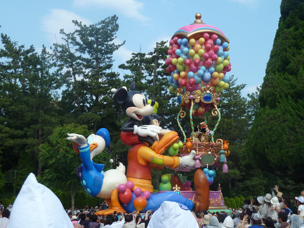 ハピネス イズ ヒア ミッキーの巨大フロート 東京ディズニーリゾート30周年 ザ ハピネス イヤー のための 新しい Flickr