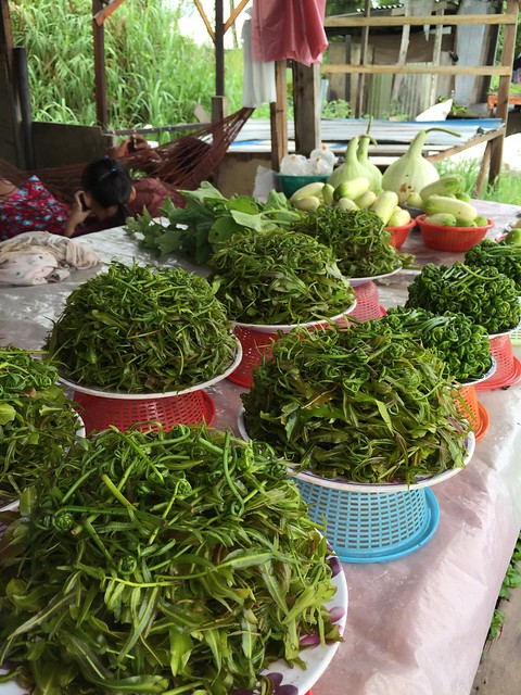 Kuala Baram roadside stall selling sayur middin..