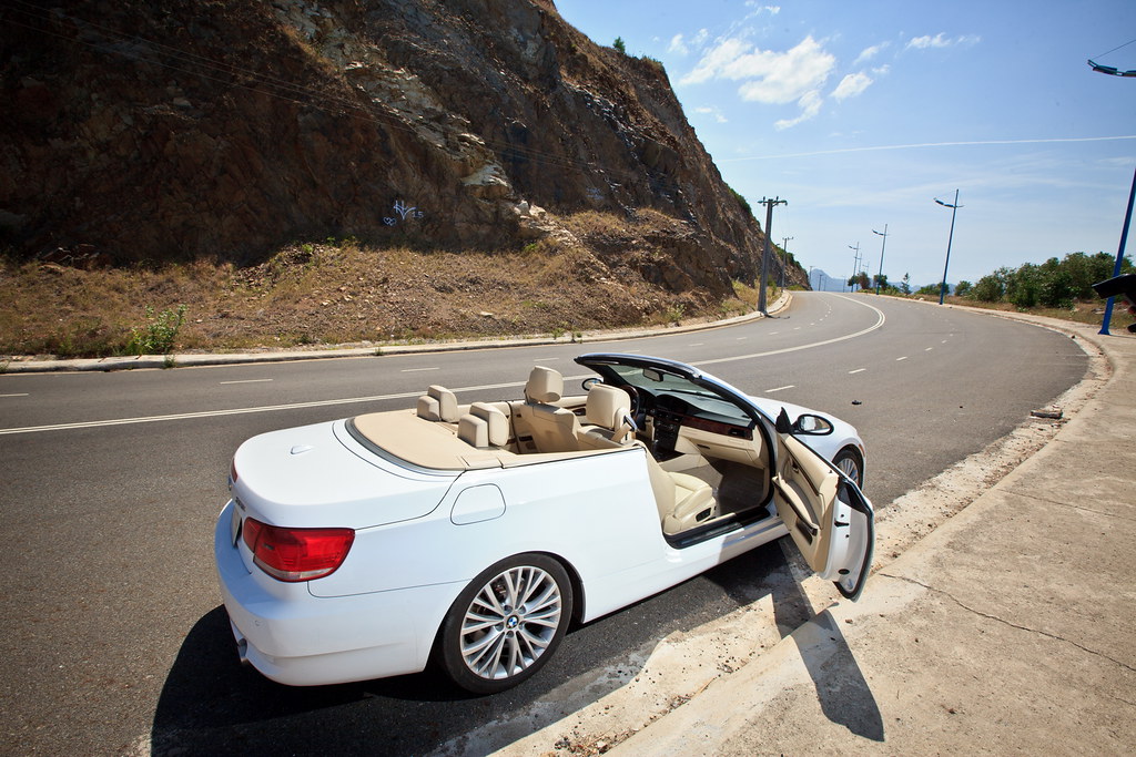 Cho thue xe mui tran BMW Đoi moi sang trong mau Trang ...… | Flickr