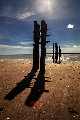 shadow beach sunshine canon sand broughtyferry sigma groins 17mm 1735 grantmorris grantmorrisphotography