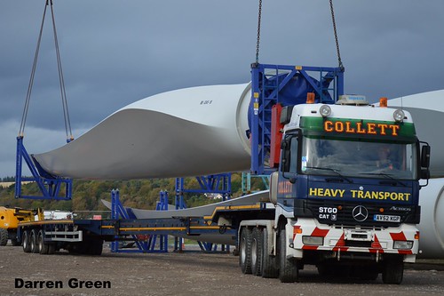 COLLETT HEAVY TRANSPORT MERCEDES ACTROS TITAN 8X4 520 AV52 KGP | by Darren (Denzil) Green