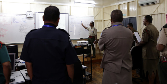 Training Fiji's army on the law of war (photo 3/5)