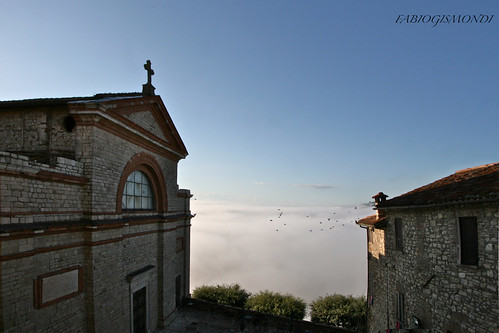 fog landscape nebbia paesaggio umbria montecastellodivibio