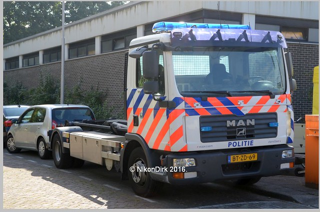 Dutch Police MAN 12.240.