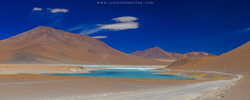 ferias travel trip vacations viagem departamentodepotosã bolivia bo greenlake lagunaverde arsenic licancabur lake panoramic landscape blue sky montain