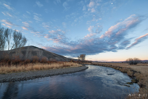 sunrise tomichicreek wmountainranch creek river water reflection flow moon cloud morning light sky