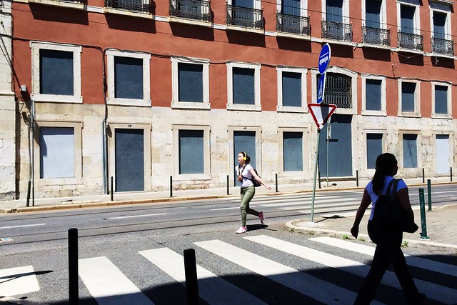 runBabyRun #vscocam #streetphotography #architecture #lisbon