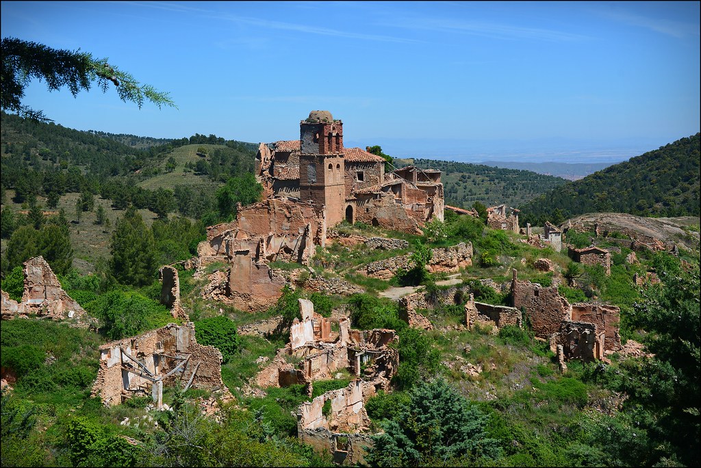 Turruncún. La Rioja. | Turruncún es un pueblo medio derruido… | Flickr