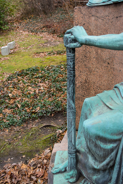 right hand detail Angel of Death Victorious by Herman Matzen - Haserot plot - Lake View Cemetery - 2014-11-26