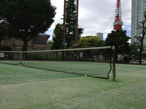 芝公園でテニス | by mersy