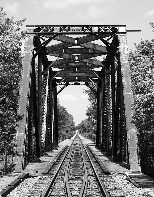 1903 Through Truss Railroad Bridge over Richland Creek, West of I-45, Richland, Texas 1206091319BW