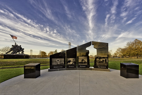 fallriver massachusetts unitedstates goldstar families goldstarfamily goldstarfamilies bicentennialpark monument memorial military sacrifice dedication sunset newengland on1pics tauntonriver