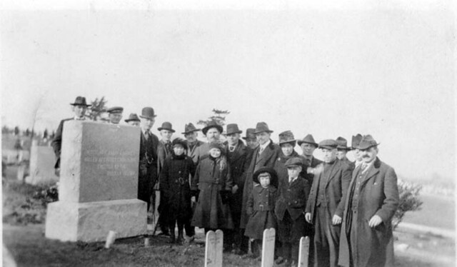 Funeral for IWW Everett Massacre victims Baran, Gerlot and Looney, Mt. Pleasant Cemetary, Seattle, November 18, 1916.