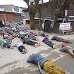 43 Ladakh Leh prosterneren