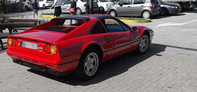 Pronta a mordere la strada - Ready to bite the road - Ferrari GTS Turbo - 1986