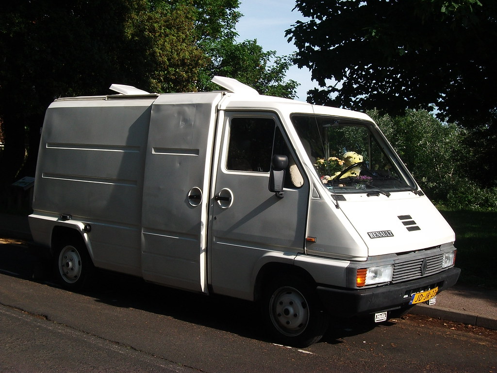 Miniature Renault Master Ambulant Maraîcher 1/43 - BOUCHER 1986 - État Proche Du Neuf