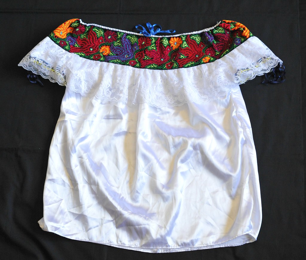 Maya Blouse Mexico Chiapas Embroidery | Here is a typical bl… | Flickr