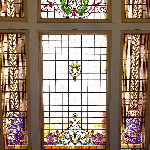 Old Main, which dates from 1907, has housed multiple schools and offices through the years, including the entire College at one time. #transformationtuesday #stainedglass #npsocial #newpaltz #schoolofeducation