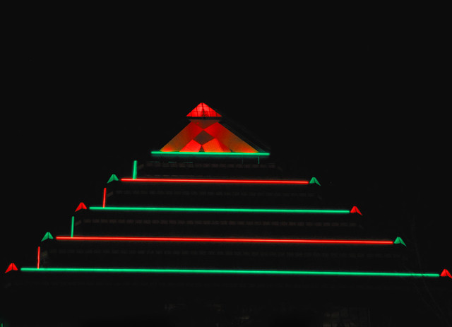 Pyramid Lights....Lampes pyramidales