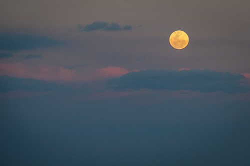 haze supermoon sunshinecoast queensland maleny australia moonrise sky moon howellsknob sunset lookout clouds