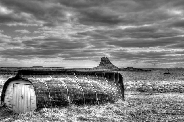 Boat Hut & Castle - Lindisfarne