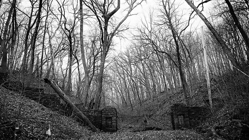 castle stronghold strongholdcastle retreatcenter presbyterian woods forest entrance gate stone abandoned forgotten decay ruins old medival oregon illinois