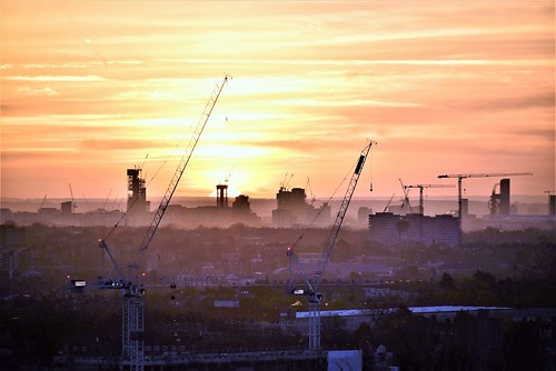 sunrise london alleypalley morning sun cranes fog mist cityscape landscape horizon