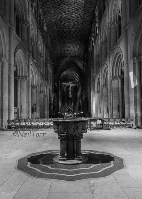 2016-10-18 Pboro Cathedral Candles 054 copy B+W P sig