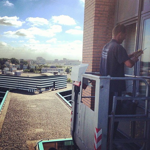 Cleaning #windows | by laurenstenhagen