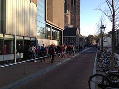 Crowd in front of the Anne Frank house
