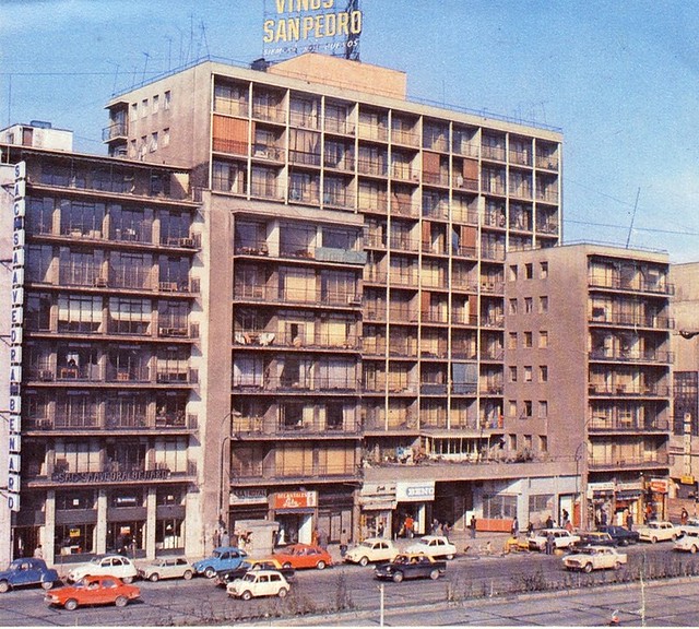 foto de 1972, la Empresa DESCO  Edificio  Finanpro (de 1960 de la Alameda con San Isidro, frente al cinerama