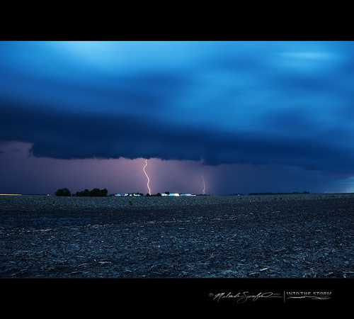 Squall line/bow echo with cloud-to-ground lightning in Gays, Illinois by StormRider93 | Into the Storm Photography, An awesome and fun-filled evening went underway yesterday!
I was monitoring radar all day long and