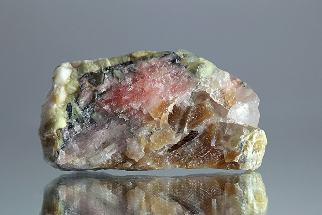 Vayrynenite, very rare phosphate mineral