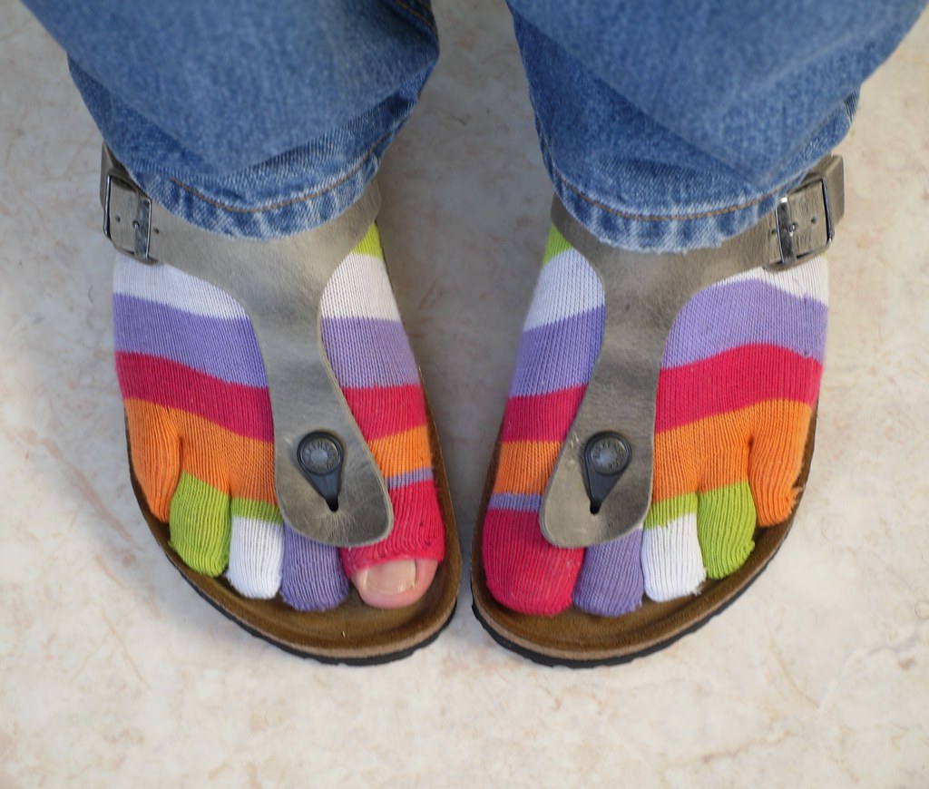 birkenstock toe socks