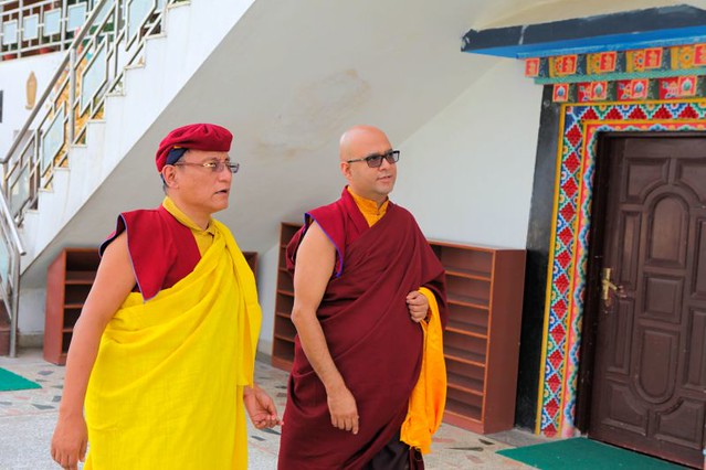31-Choegon Rinpoche & Gyalwang Drukpa leaving Druk Amitabha temple 3