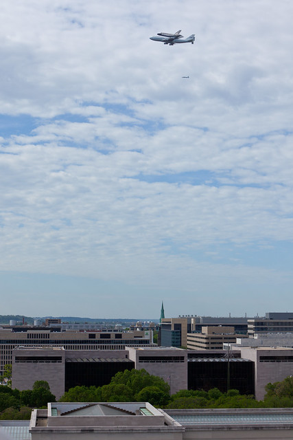 Space Shuttle Discovery DC Fly-Over (201204170051HQ)