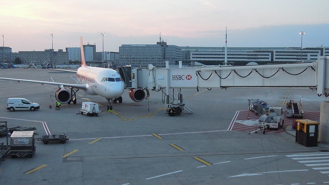 easyJet Airbus A319 (G-EZDP), Charles de Gaulle International Airport, Paris
