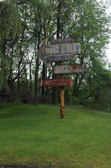 Quinlan Motel (Wider shot)