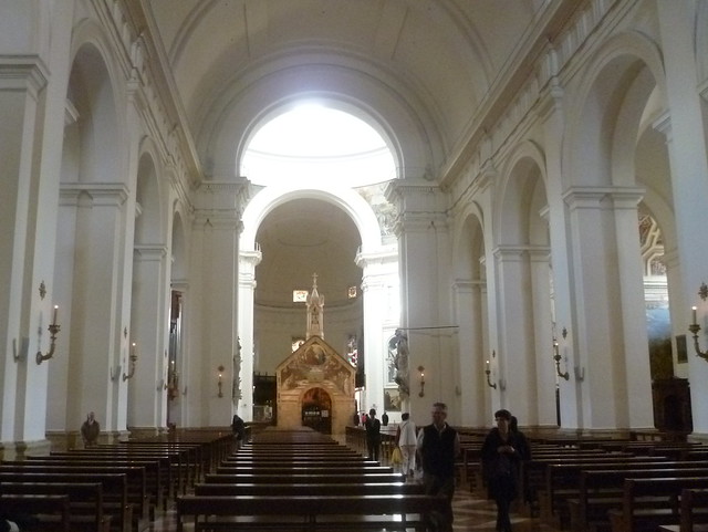 Assisi, nave