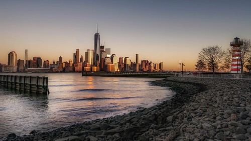 lighthouse travel sonya7r2 sunset wtc view water manhattan newjersey cityscape city newport newyork golden