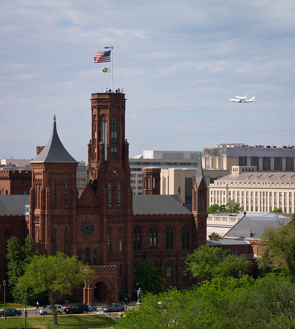 Space Shuttle Discovery DC Fly-Over (201204170049HQ)