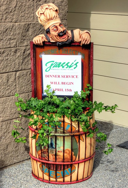 Grassi's Welcome sign 2