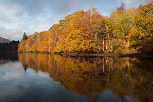 perthshire pitlochry rivertummel lochfaskally autumn