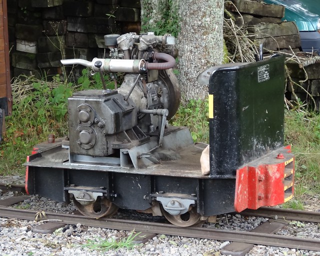 CFVP Small locomotive with a combustion engine.