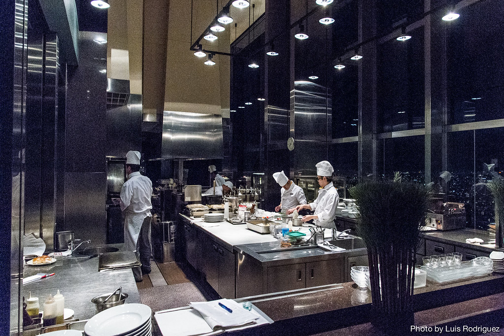 Cocina vista del restaurante New York Grill del Park Hyatt Tokyo.