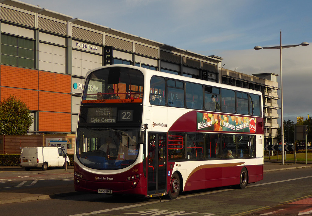 Goodbye Pink... | Lothian Buses service 22 fleet are now sta… | Flickr