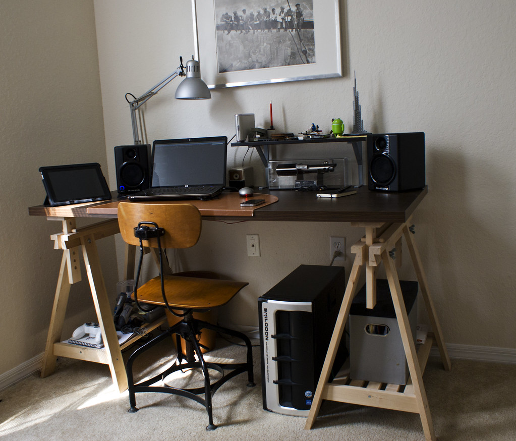 Desk in transition